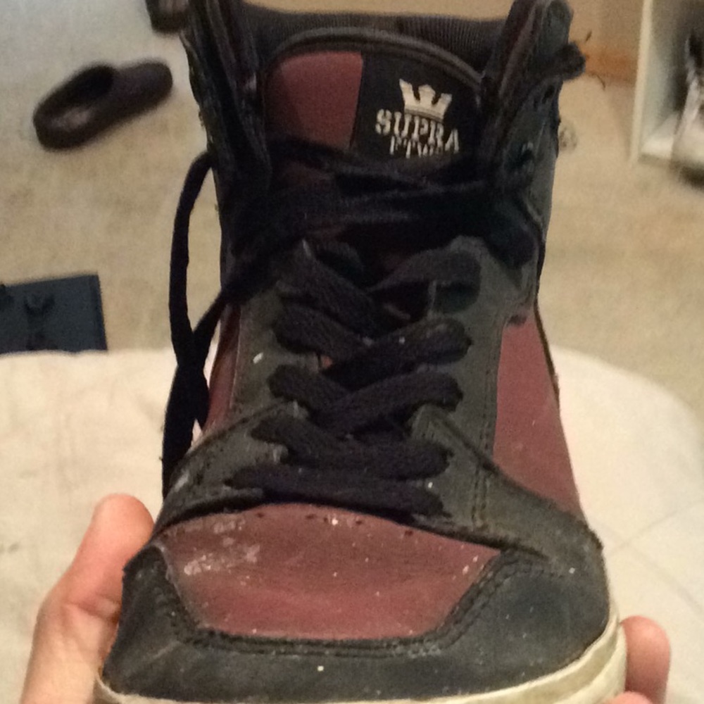 Supras - Picture 2 of 2